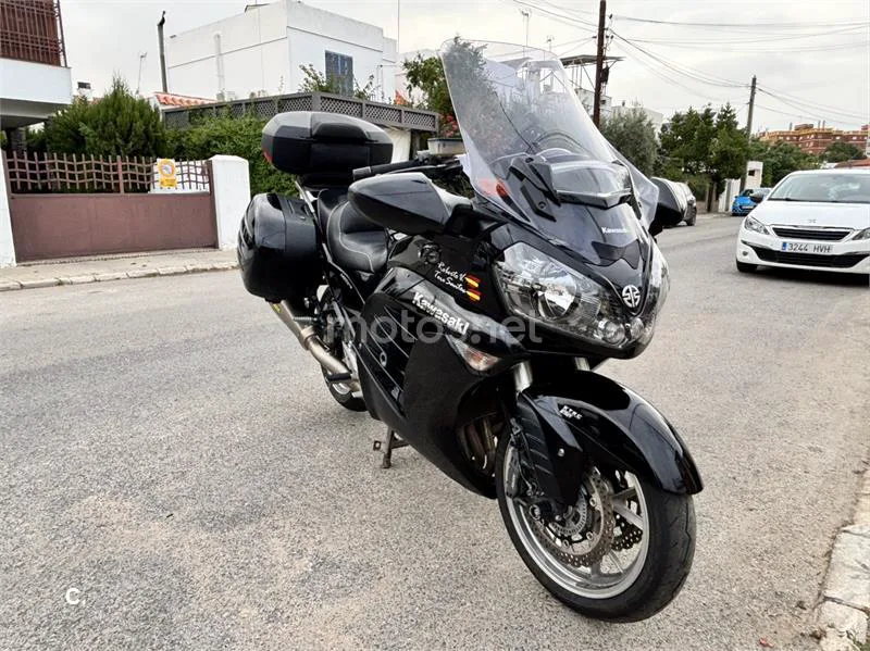 Kawasaki 1400GTR - Vista 4