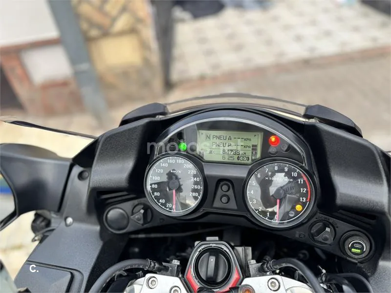 Kawasaki 1400GTR - Vista 8
