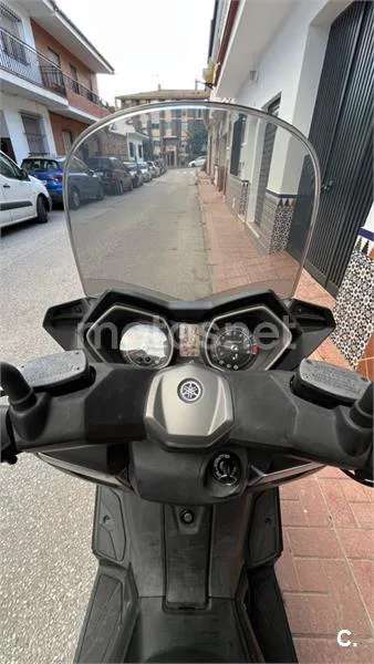 Yamaha XMAX 400 – Vista 5