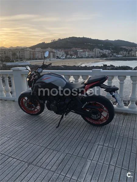 Yamaha MT-07 – Vista 5