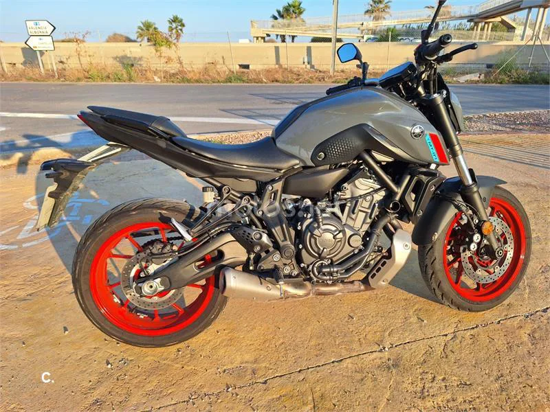 Yamaha MT-07 – Vista 13