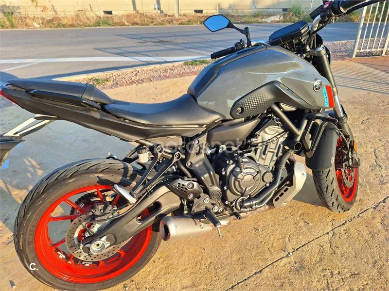 Yamaha MT-07 – Vista 9