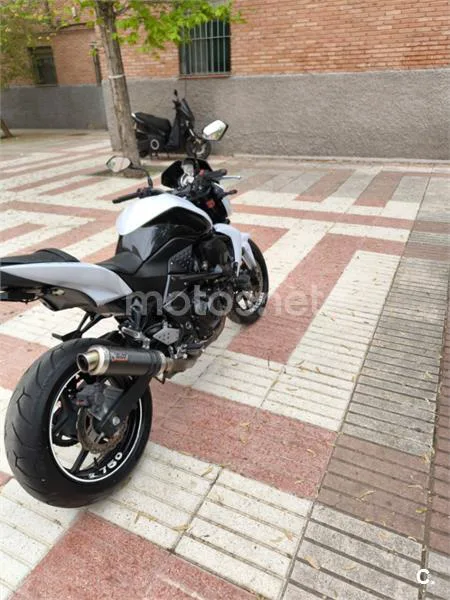 Kawasaki Z750 – Vista 3