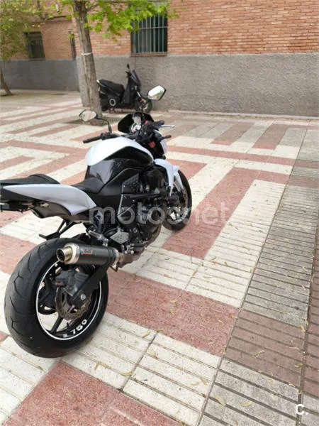 Kawasaki Z750 – Vista 4