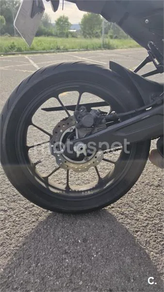 Honda CB 125 R – Vista 12