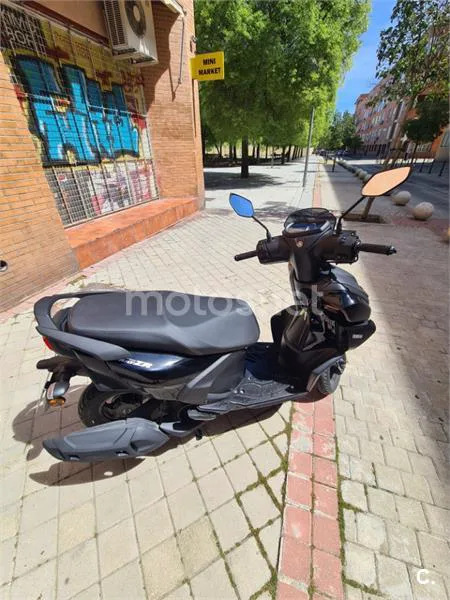 Yamaha RayZR 125 - Vista 4