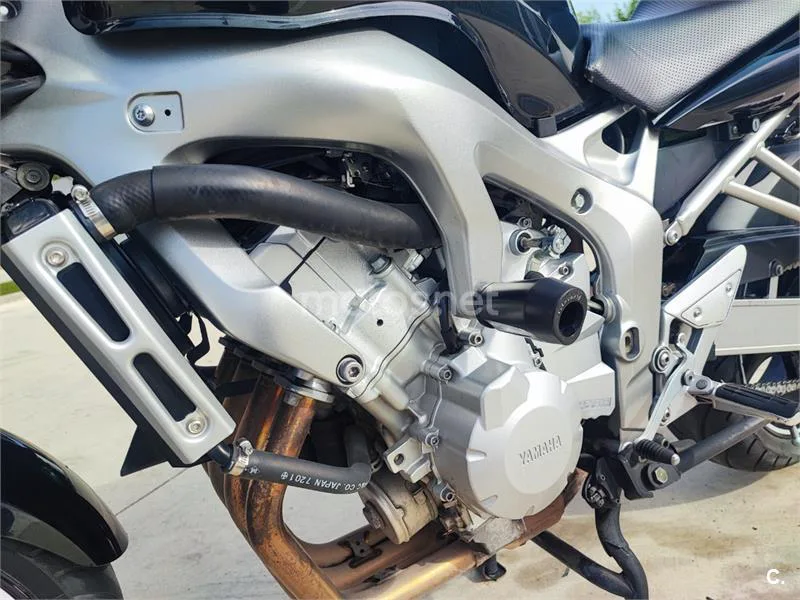 Yamaha FZ6 – Vista 11