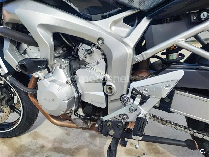 Yamaha FZ6 – Vista 9