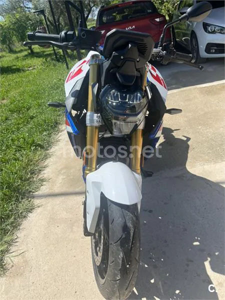 BMW F 900 R – Vista 2