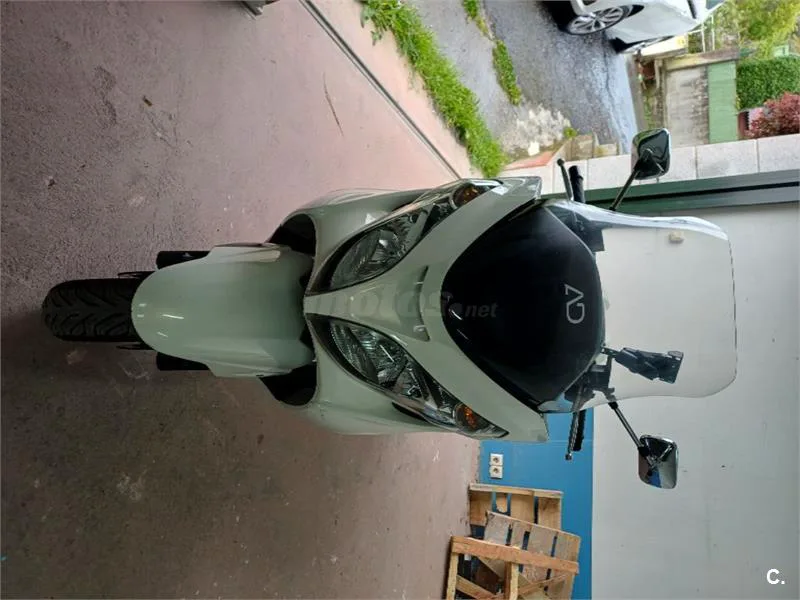 Suzuki Burgman 400 – Vista 4