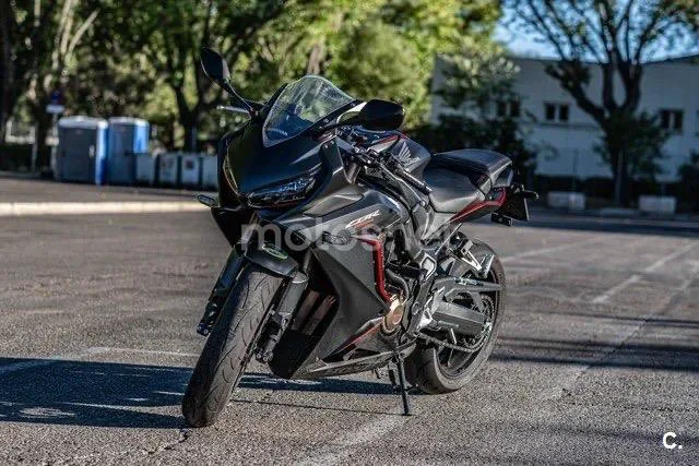 Honda CBR 650 R – Vista 3