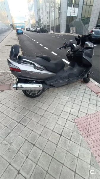 Suzuki Burgman 650 Executive – Vista 2