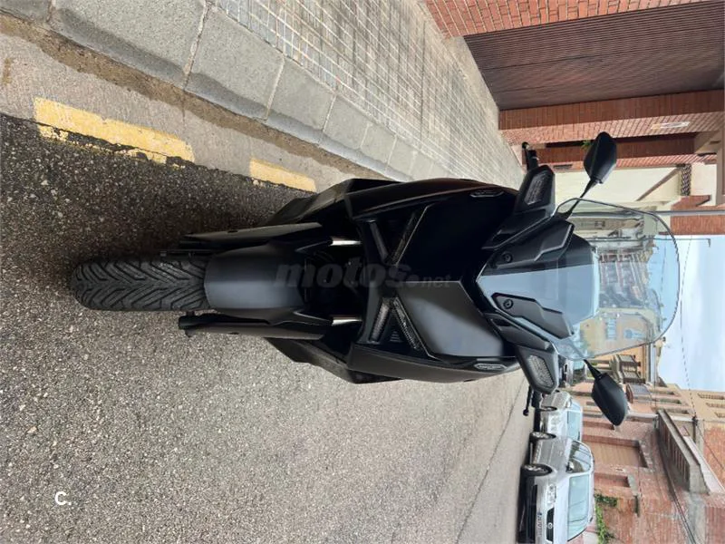 Yamaha XMAX 300 – Vista 3