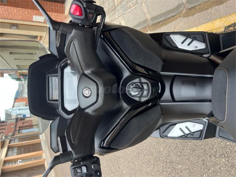 Yamaha XMAX 300 – Vista 5