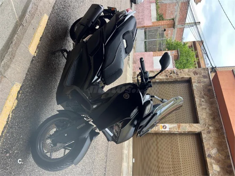 Yamaha XMAX 300 – Vista 7