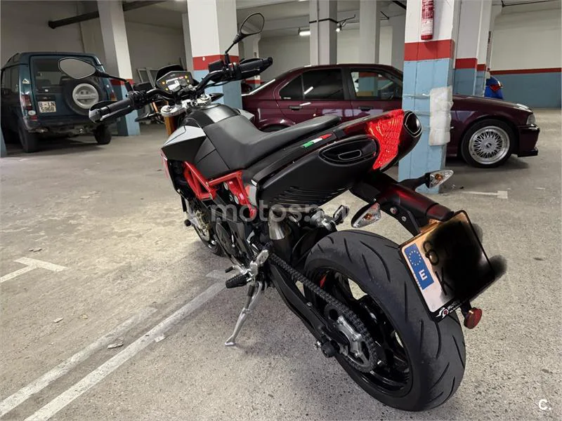 Aprilia Dorsoduro 900 – Vista 3