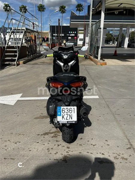 Yamaha XMAX 300 – Vista 7