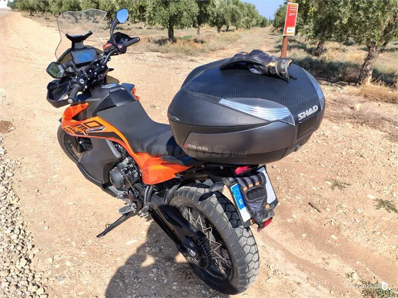 KTM 890 – Vista 2