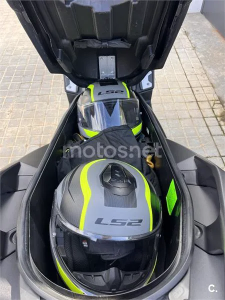 Yamaha XMAX 400 – Vista 6