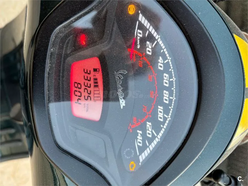 Vespa GTS 300 - Vista 4