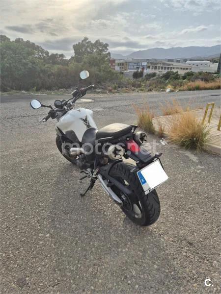 Yamaha MT-03 – Vista 11