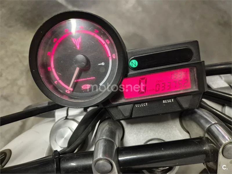 Yamaha MT-03 – Vista 16