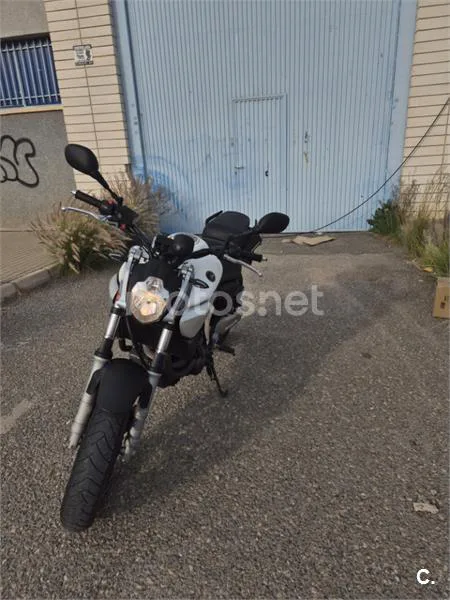 Yamaha MT-03 – Vista 9