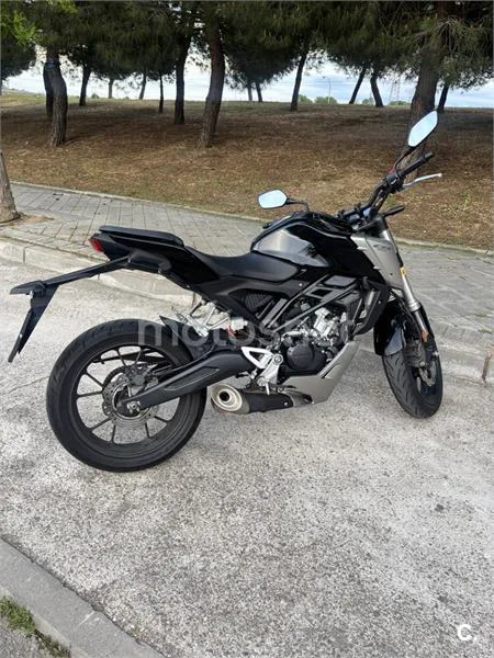 Honda CB 125 R – Vista 3