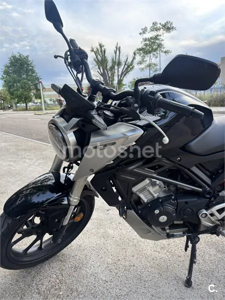 Honda CB 125 R – Vista 4