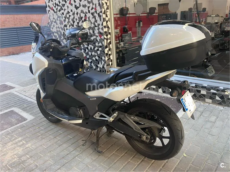 Honda Integra 750 S – Vista 2