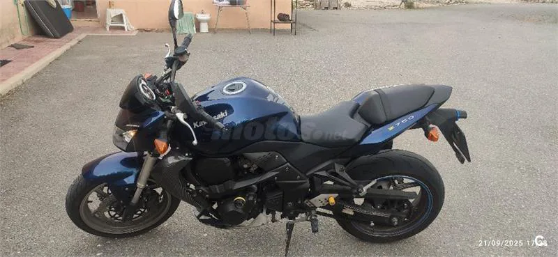 Kawasaki Z 750 – Vista 2