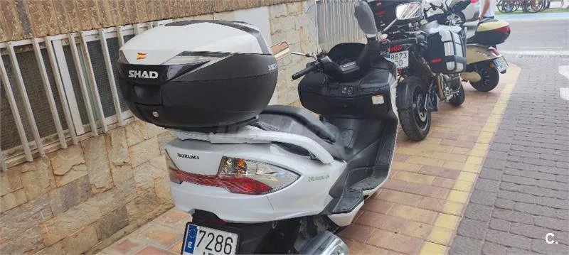 Suzuki Burgman 400 – Vista 4