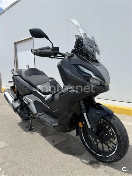 Honda ADV 350 – Vista 3