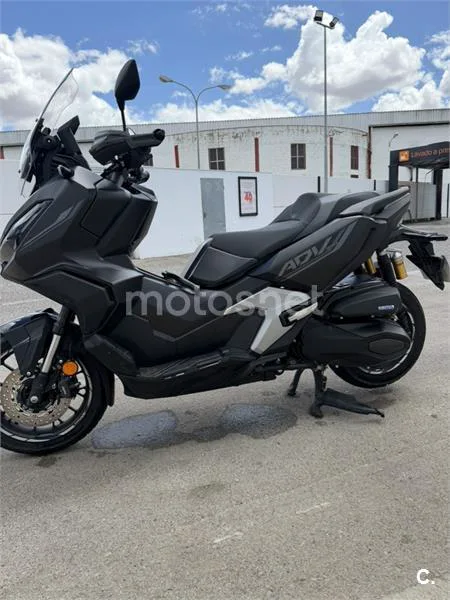 Honda ADV 350 – Vista 6
