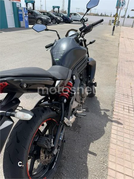 Kawasaki ER-6n - Vista 4