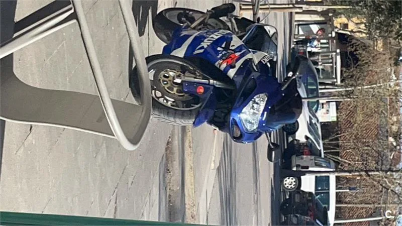 Suzuki GSX-R750 – Vista 2
