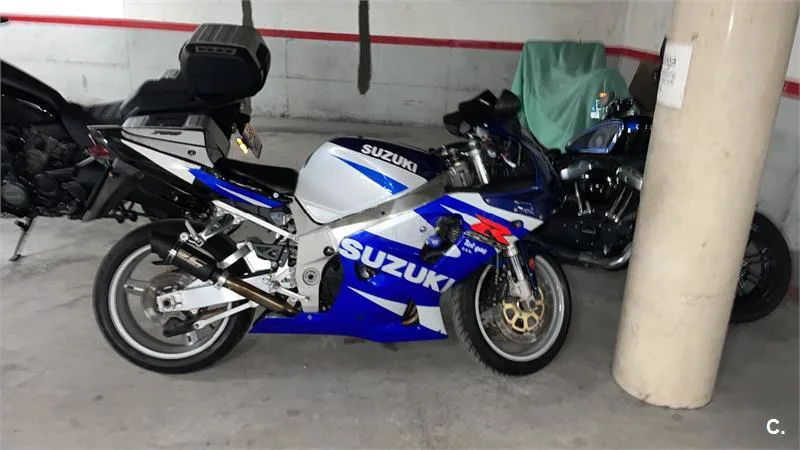 Suzuki GSX-R750 – Vista 3
