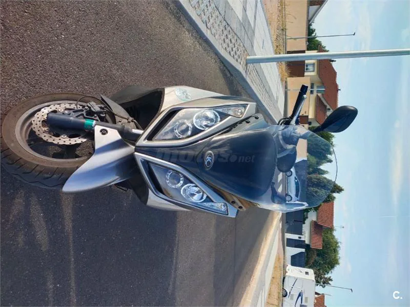 Kymco Super Dink 300i – Vista 3