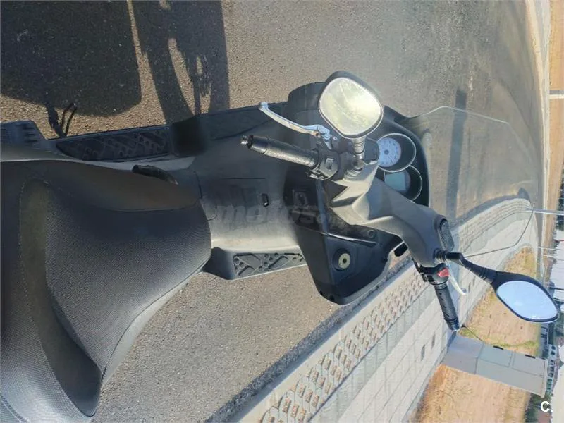 Kymco Super Dink 300i – Vista 5