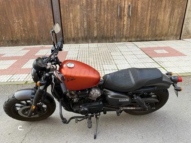 Hyosung Aquila GV 125 S – Vista 5
