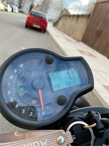 Hyosung Aquila GV 125 S – Vista 8