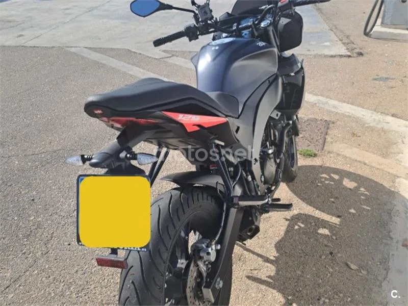 Aprilia Tuono 125 - Vista 5