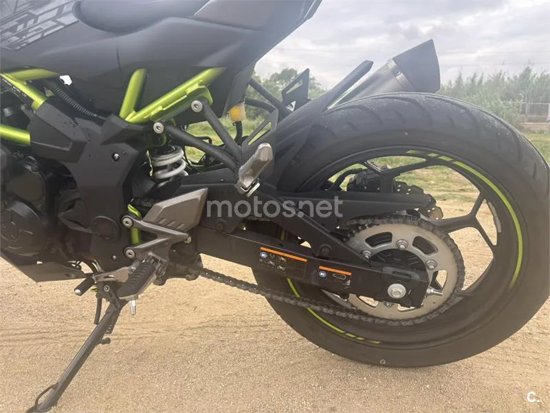 Kawasaki Z 125 – Vista 5
