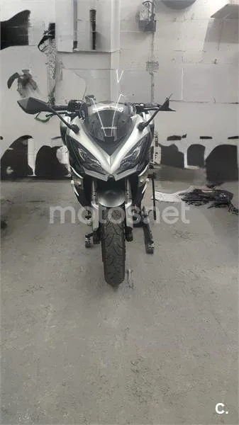 Kawasaki Z 1000 SX – Vista 2