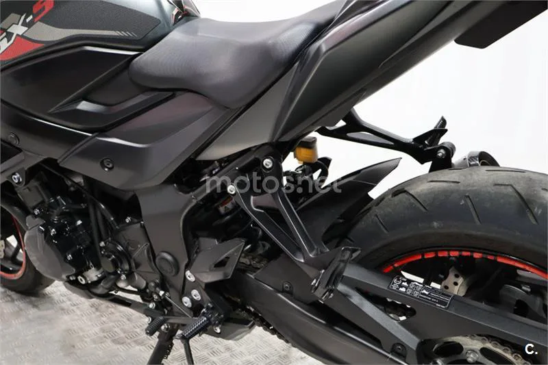 Suzuki GSX-S750 – Vista 14