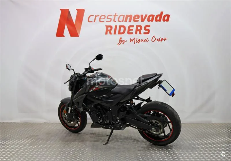 Suzuki GSX-S750 – Vista 10
