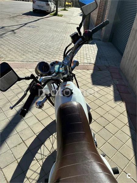 Suzuki VanVan 125 – Vista 3
