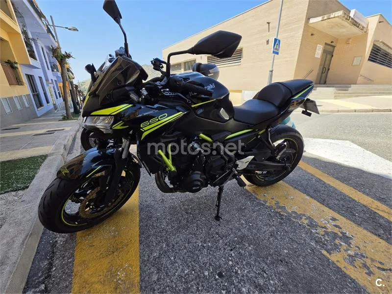 Kawasaki Z650 – Vista 2