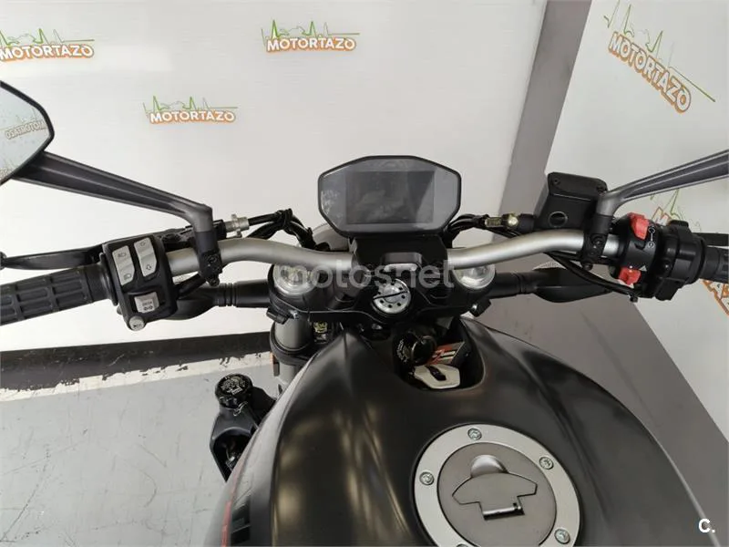 Ducati Monster 821 – Vista 14