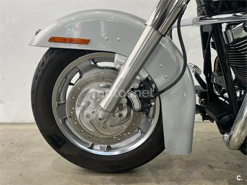 Harley-Davidson Road King – Vista 15
